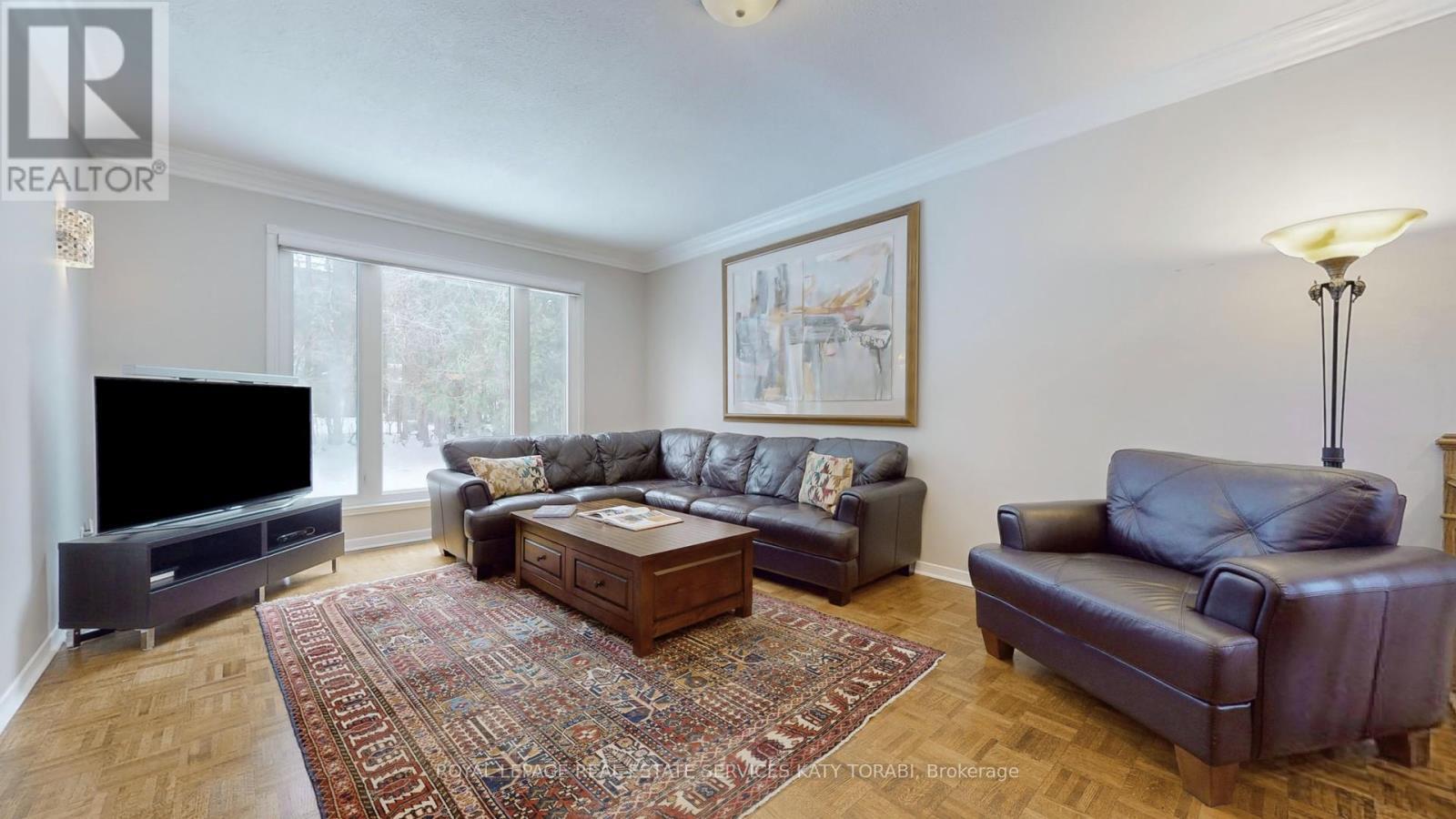 












52 LEACOCK CRESCENT

,
Toronto,




Ontario
M3B1P1


