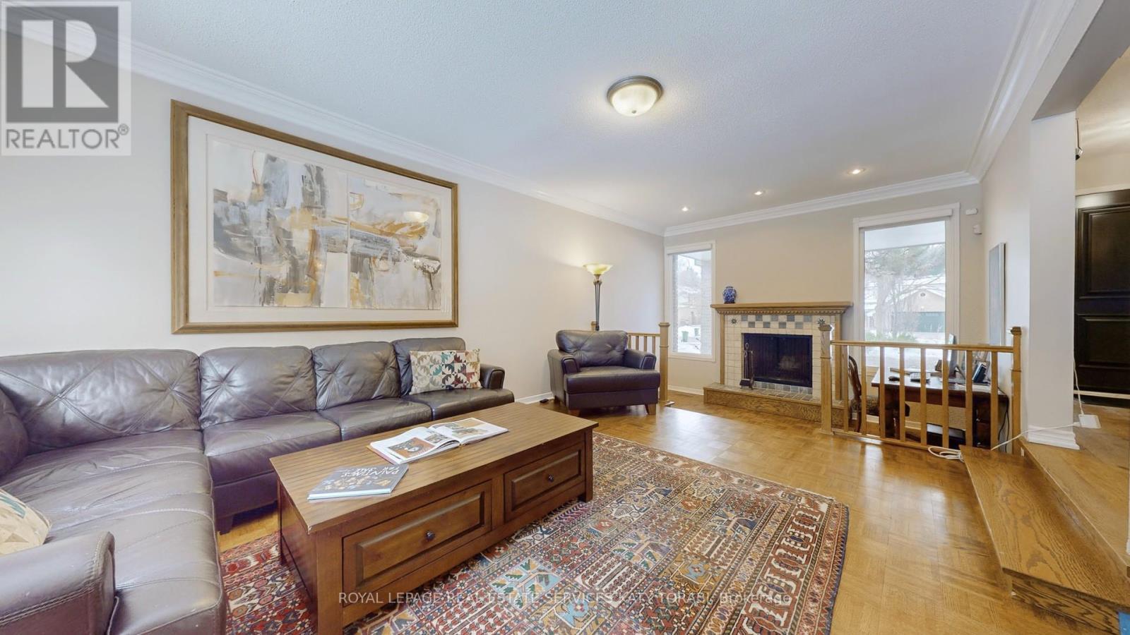 












52 LEACOCK CRESCENT

,
Toronto,




Ontario
M3B1P1

