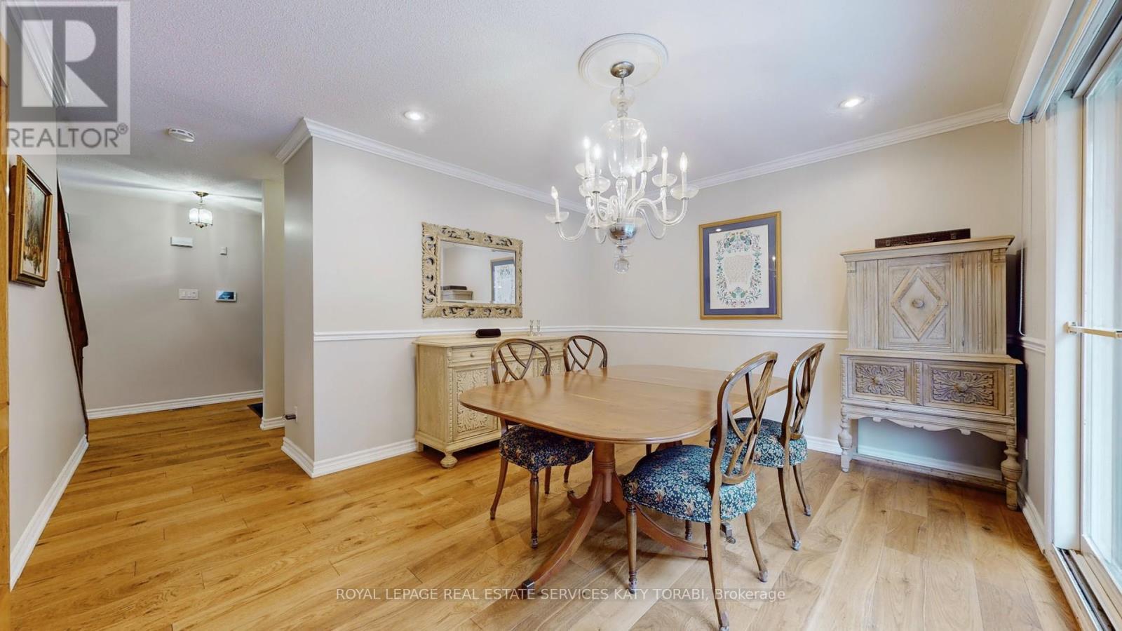 












52 LEACOCK CRESCENT

,
Toronto,




Ontario
M3B1P1

