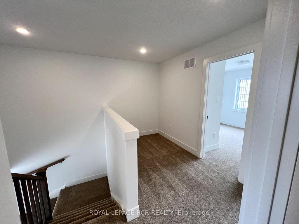 









690


Broadway

Avenue, 19,
Orangeville,




ON
L9W 7T7

