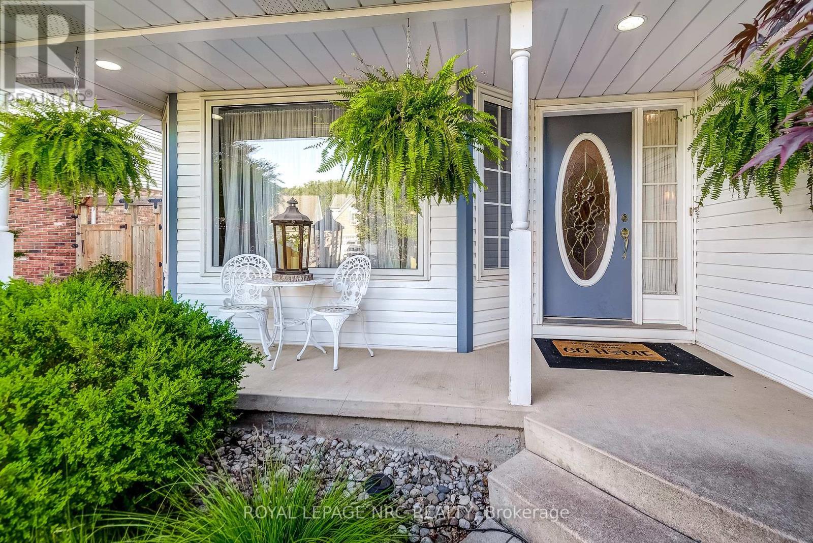 












8 HEARTH COURT

,
Niagara-on-the-Lake (Virgil),




Ontario
L0S1J0

