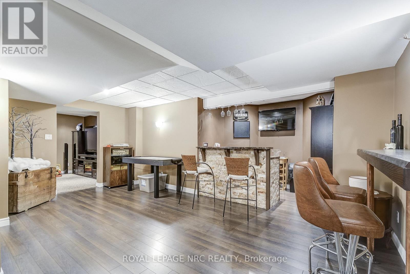 












8 HEARTH COURT

,
Niagara-on-the-Lake (Virgil),




Ontario
L0S1J0

