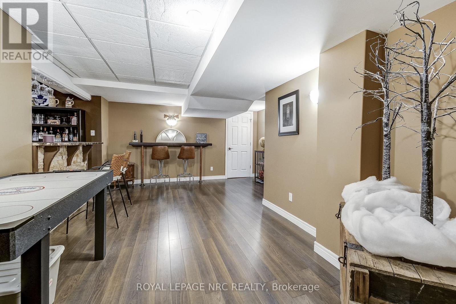 












8 HEARTH COURT

,
Niagara-on-the-Lake (Virgil),




Ontario
L0S1J0

