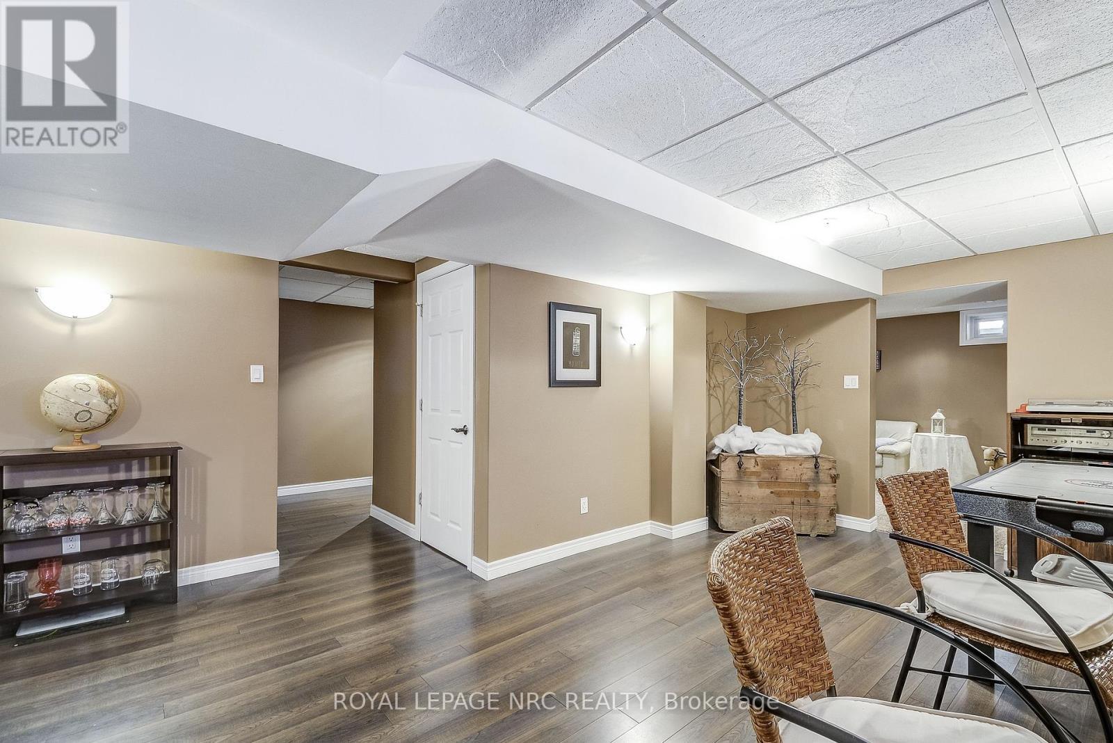












8 HEARTH COURT

,
Niagara-on-the-Lake (Virgil),




Ontario
L0S1J0

