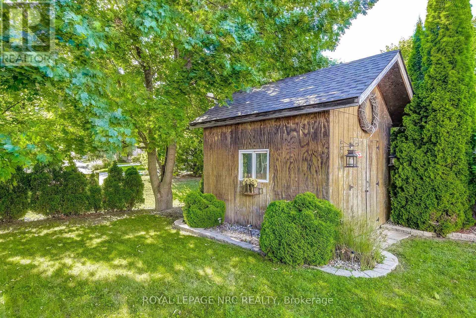 












8 HEARTH COURT

,
Niagara-on-the-Lake (Virgil),




Ontario
L0S1J0

