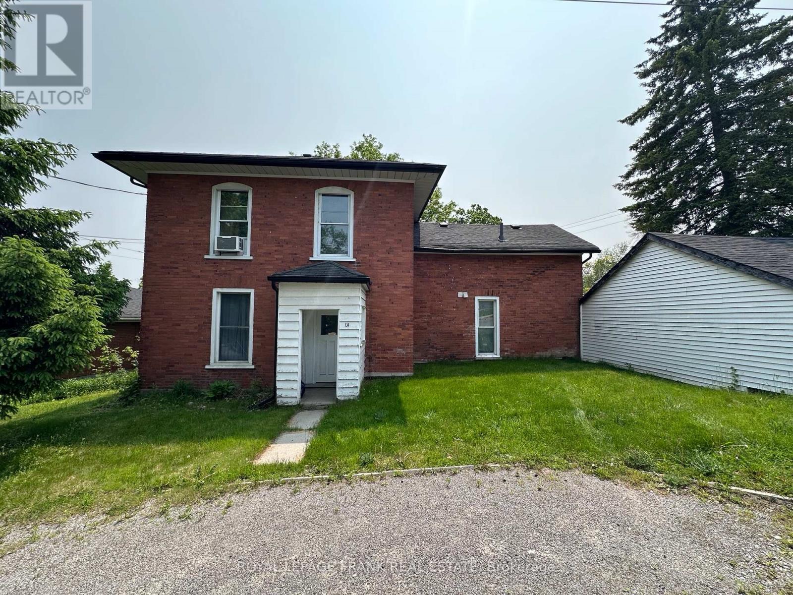 












56 HILLIARD STREET

,
Peterborough North (North),




Ontario
K9H5R4

