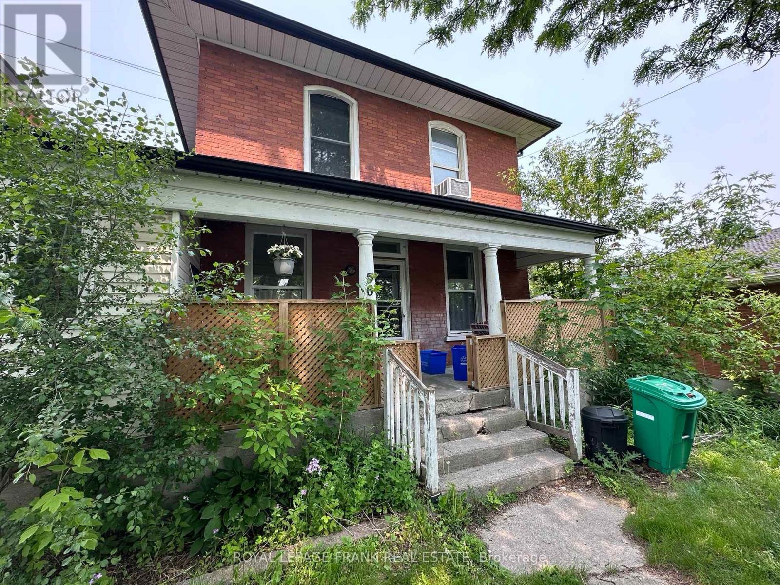 












56 HILLIARD STREET

,
Peterborough North (North),




Ontario
K9H5R4

