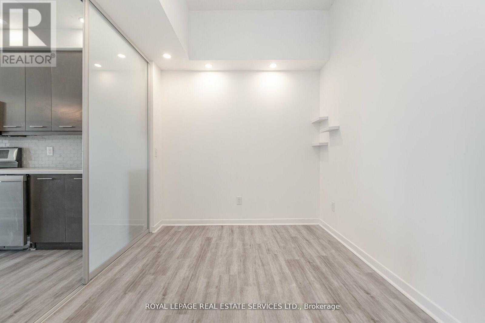 












602 - 360 SQUARE ONE DRIVE

,
Mississauga,




Ontario
L5B0E6

