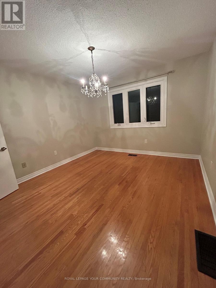 












206 HELEN STREET

,
Vaughan,




Ontario
L4L3S3

