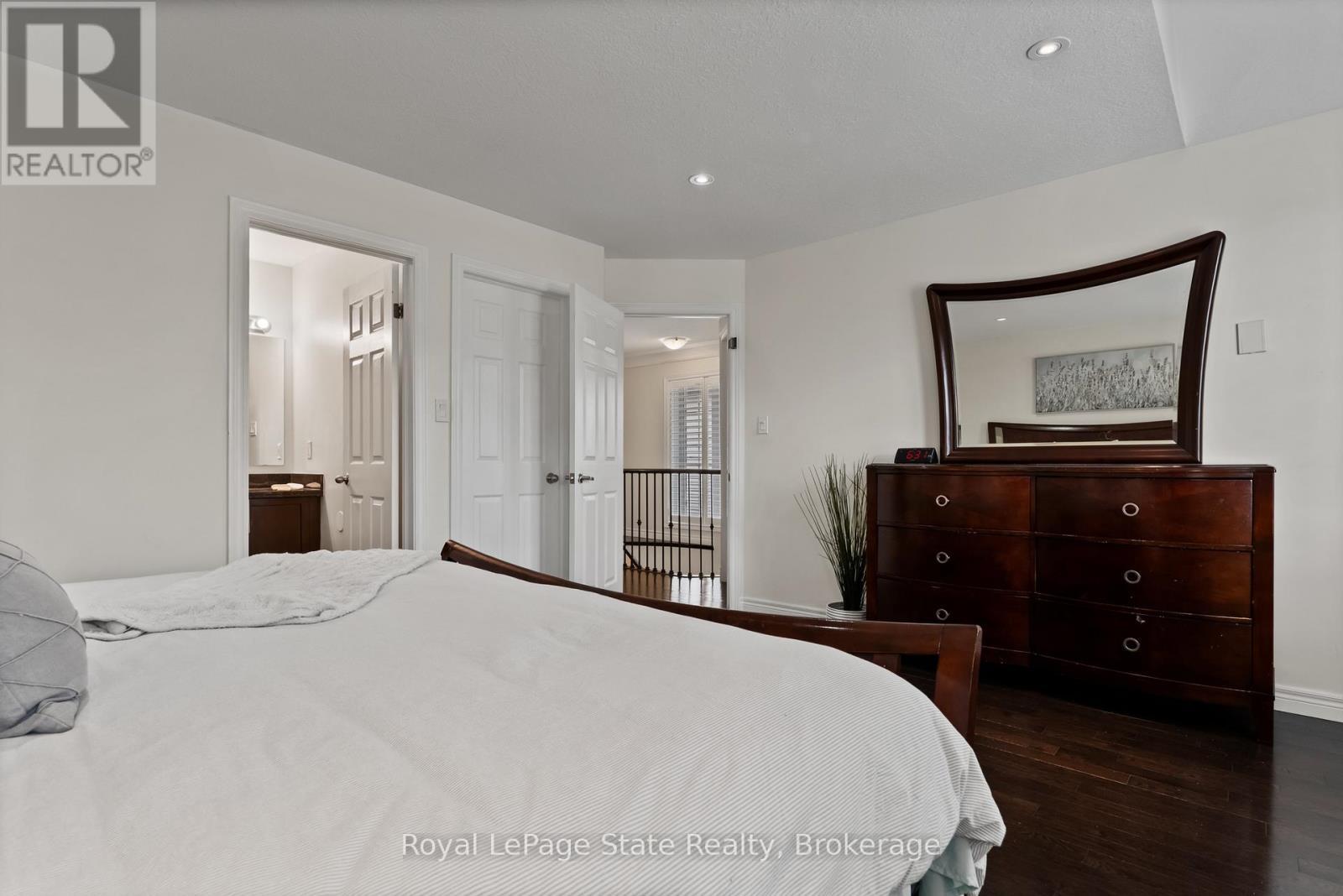 












59 GALILEO DRIVE

,
Hamilton (Lakeshore),




Ontario
L8E0H1

