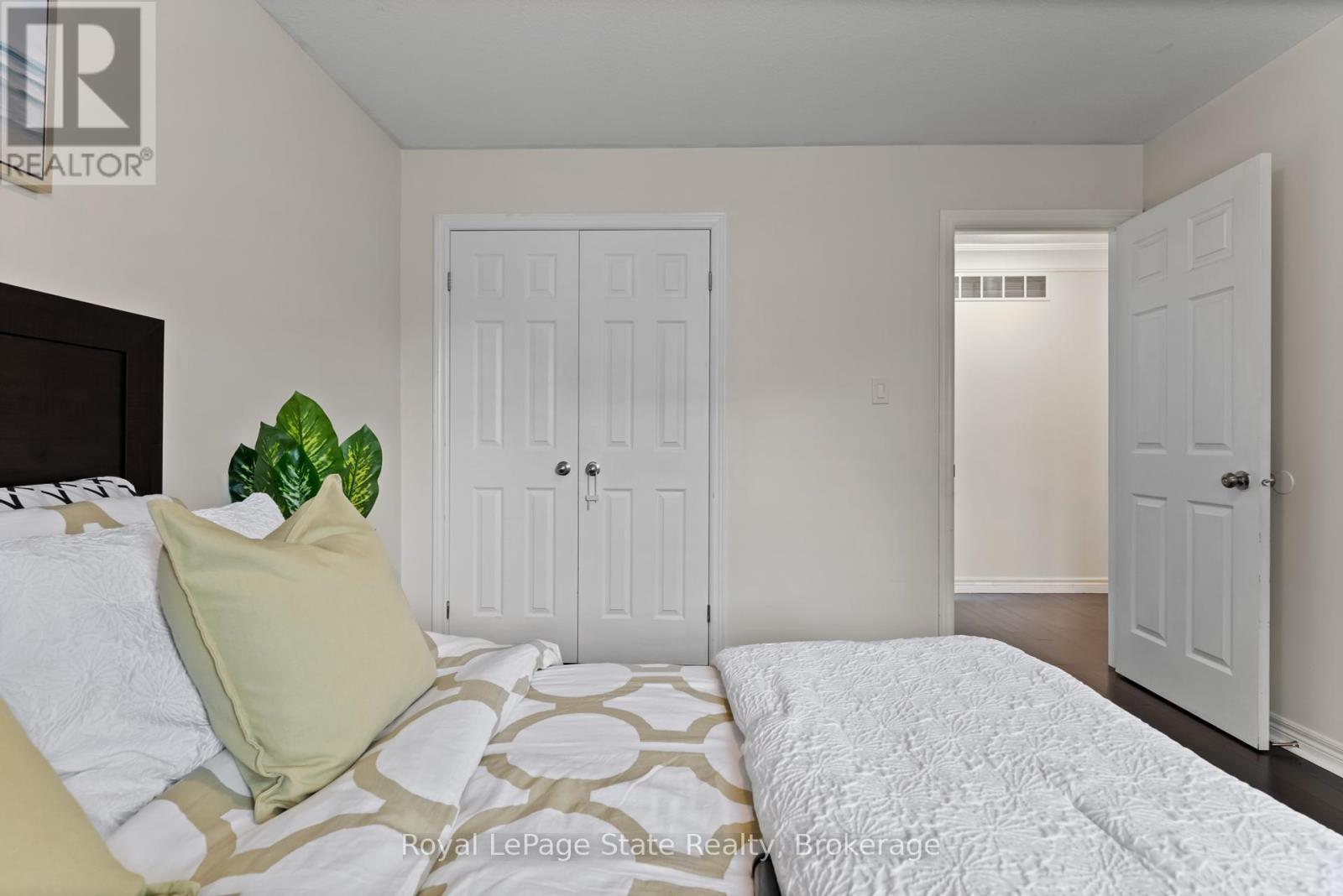 












59 GALILEO DRIVE

,
Hamilton (Lakeshore),




Ontario
L8E0H1

