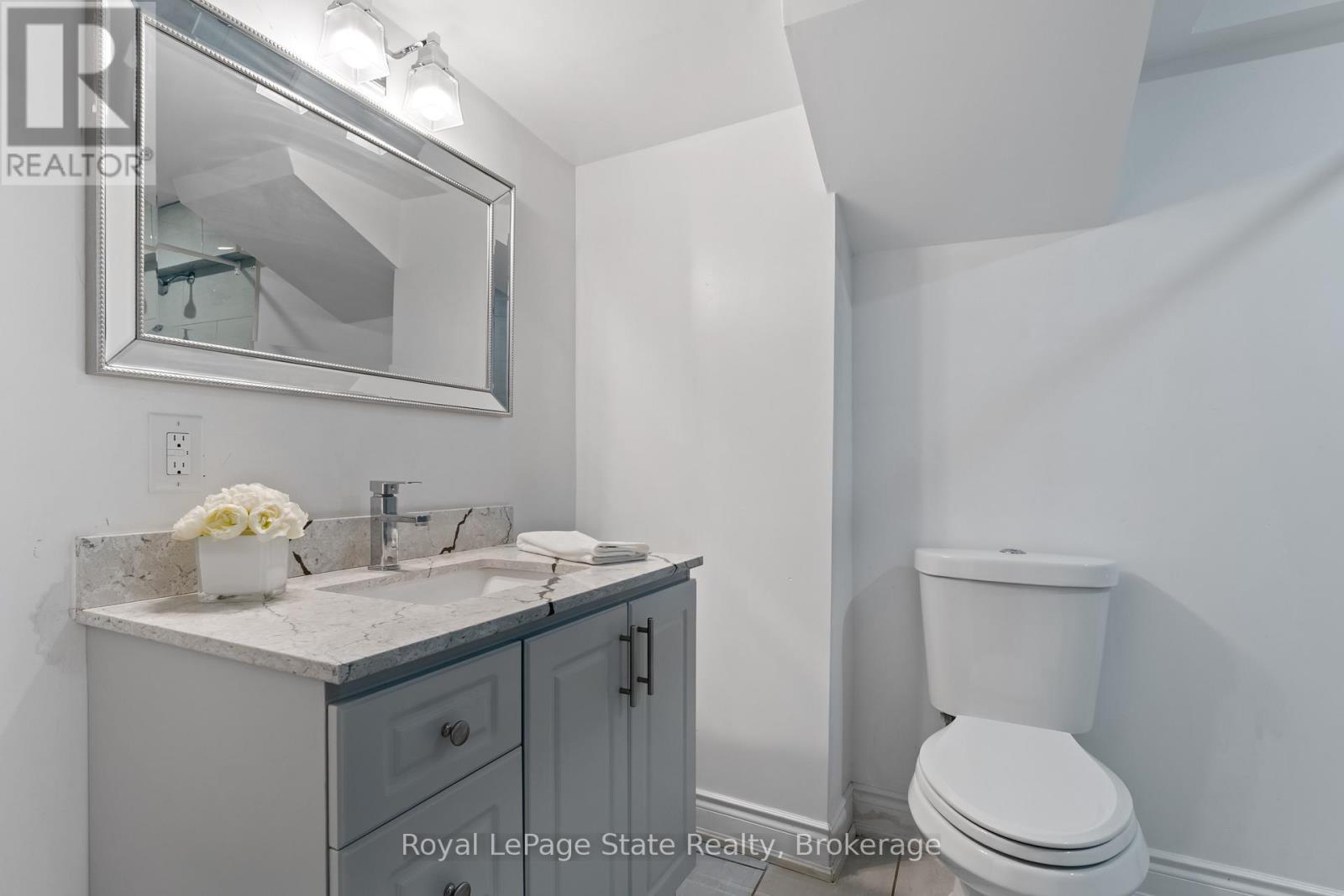 












59 GALILEO DRIVE

,
Hamilton (Lakeshore),




Ontario
L8E0H1

