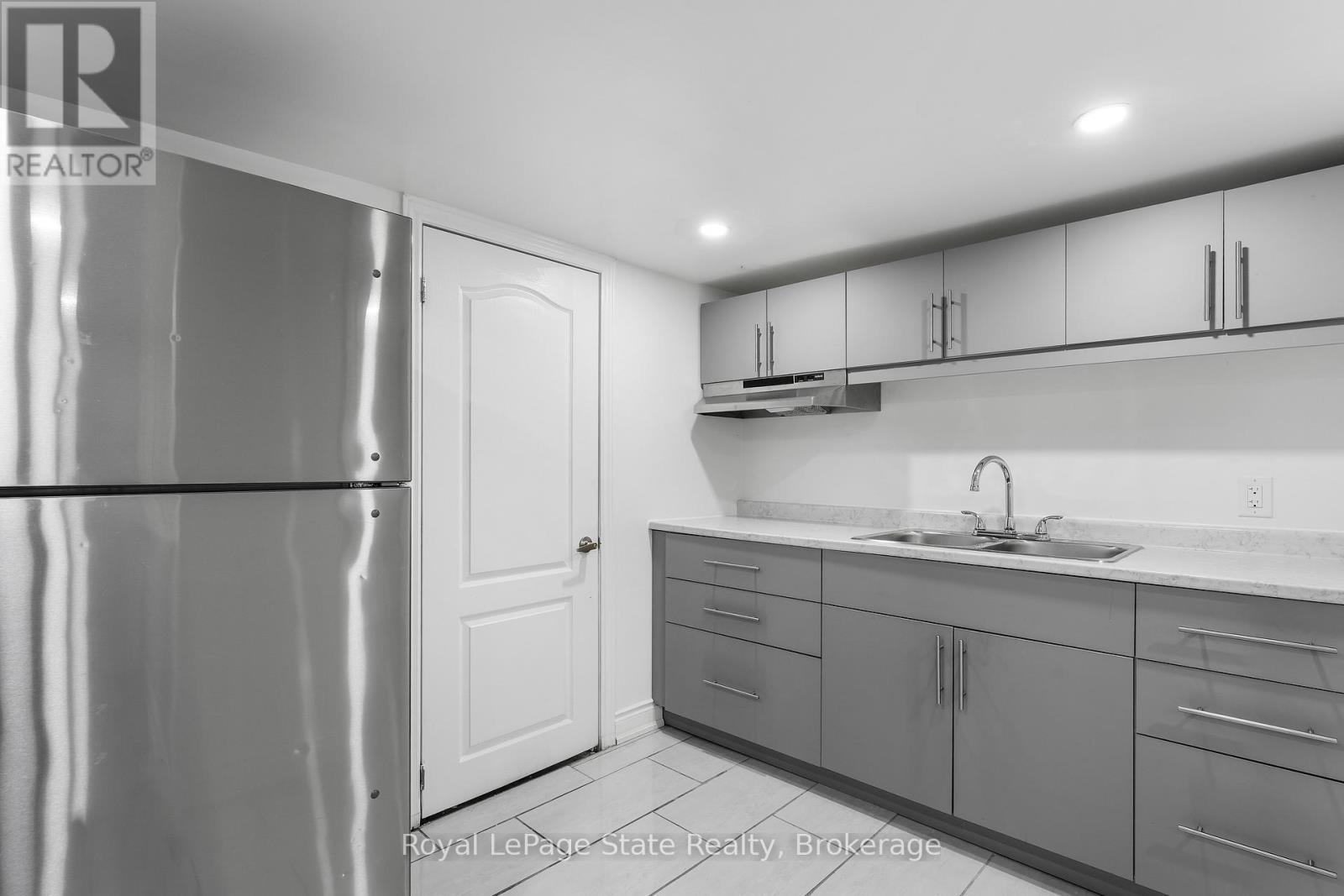 












59 GALILEO DRIVE

,
Hamilton (Lakeshore),




Ontario
L8E0H1

