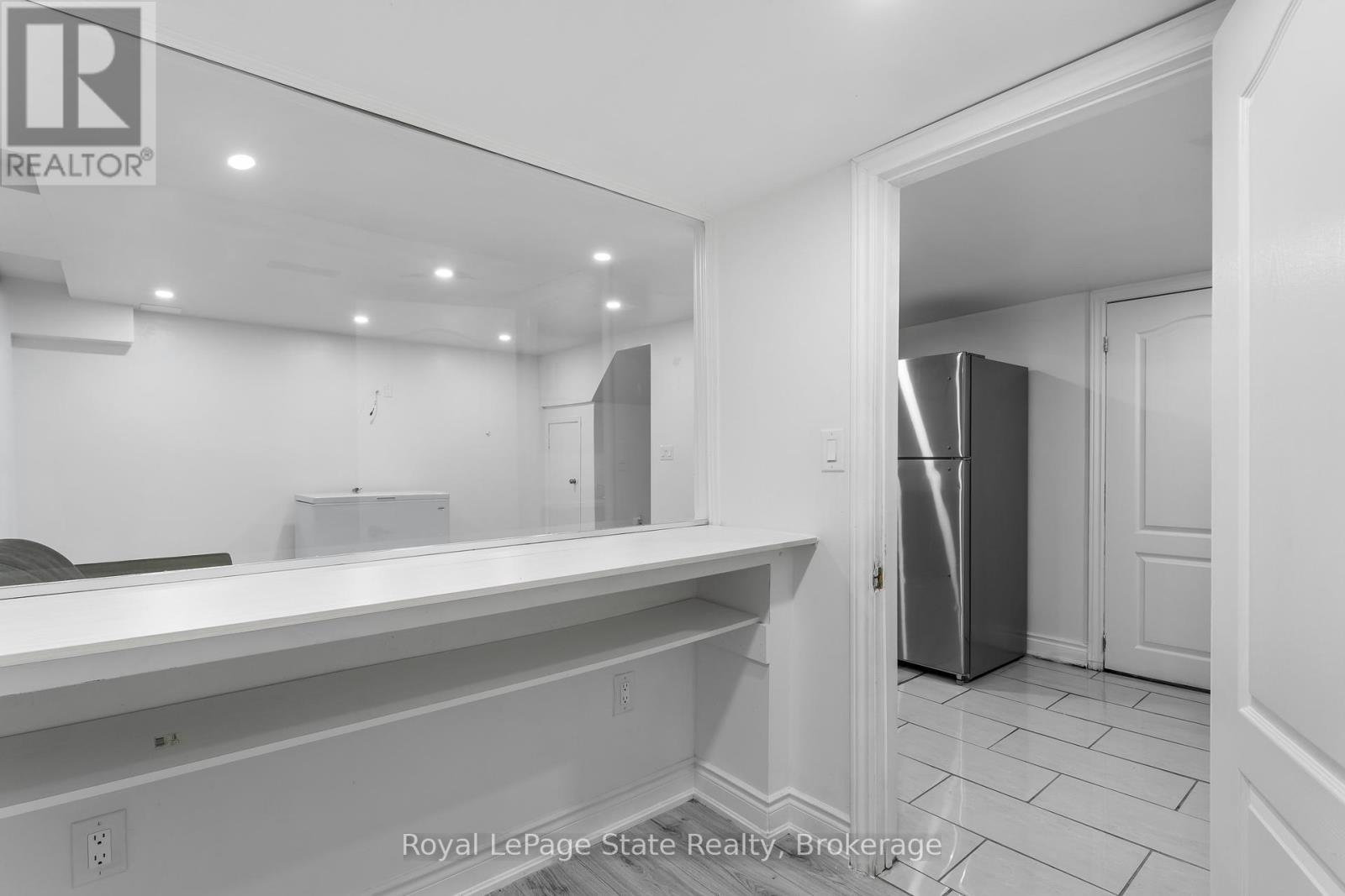 












59 GALILEO DRIVE

,
Hamilton (Lakeshore),




Ontario
L8E0H1

