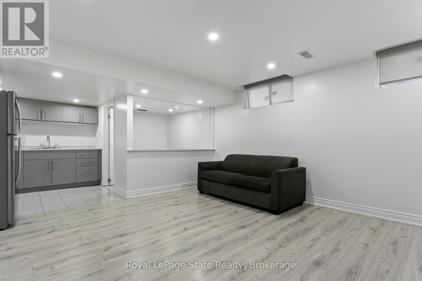 












59 GALILEO DRIVE

,
Hamilton (Lakeshore),




Ontario
L8E0H1

