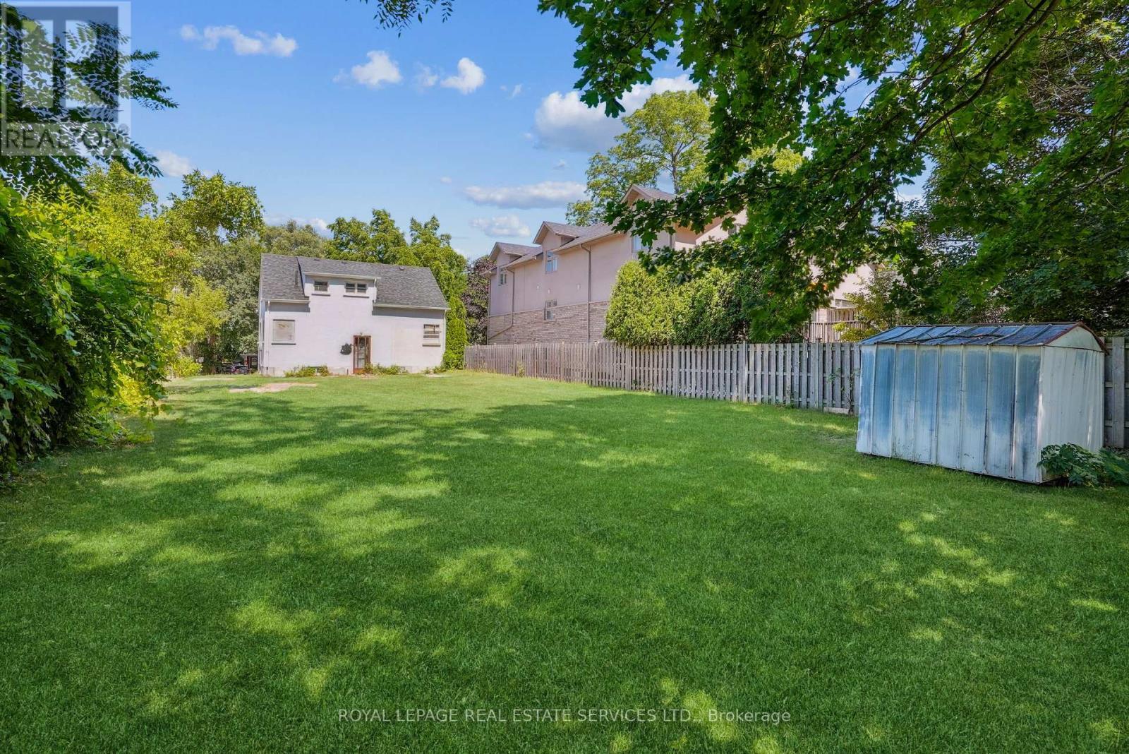 












86 KERR STREET

,
Oakville,




Ontario
L6K3A3

