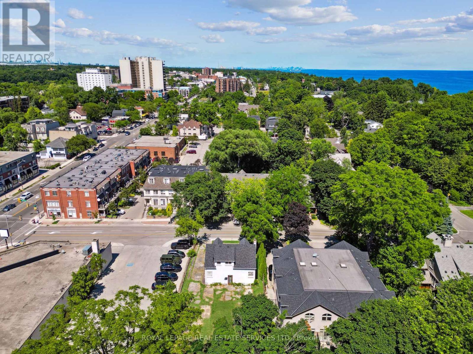 












86 KERR STREET

,
Oakville,




Ontario
L6K3A3

