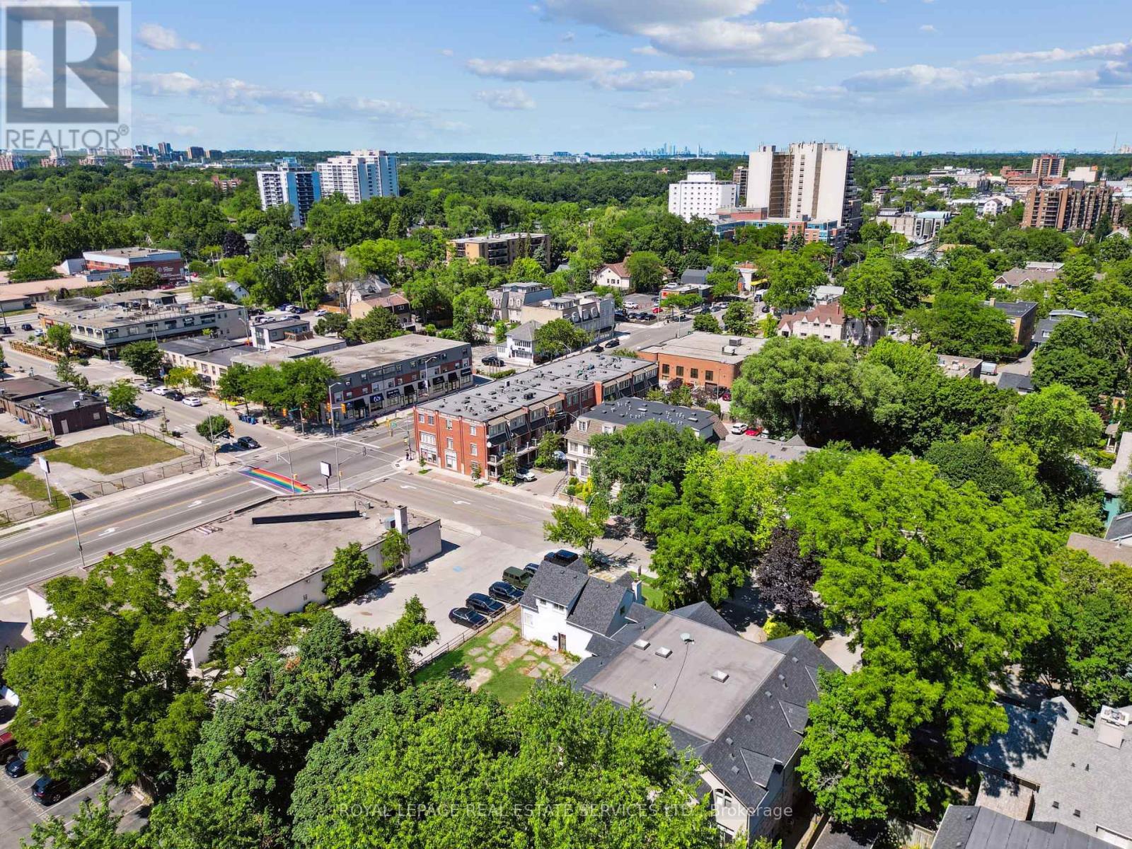 












86 KERR STREET

,
Oakville,




Ontario
L6K3A3

