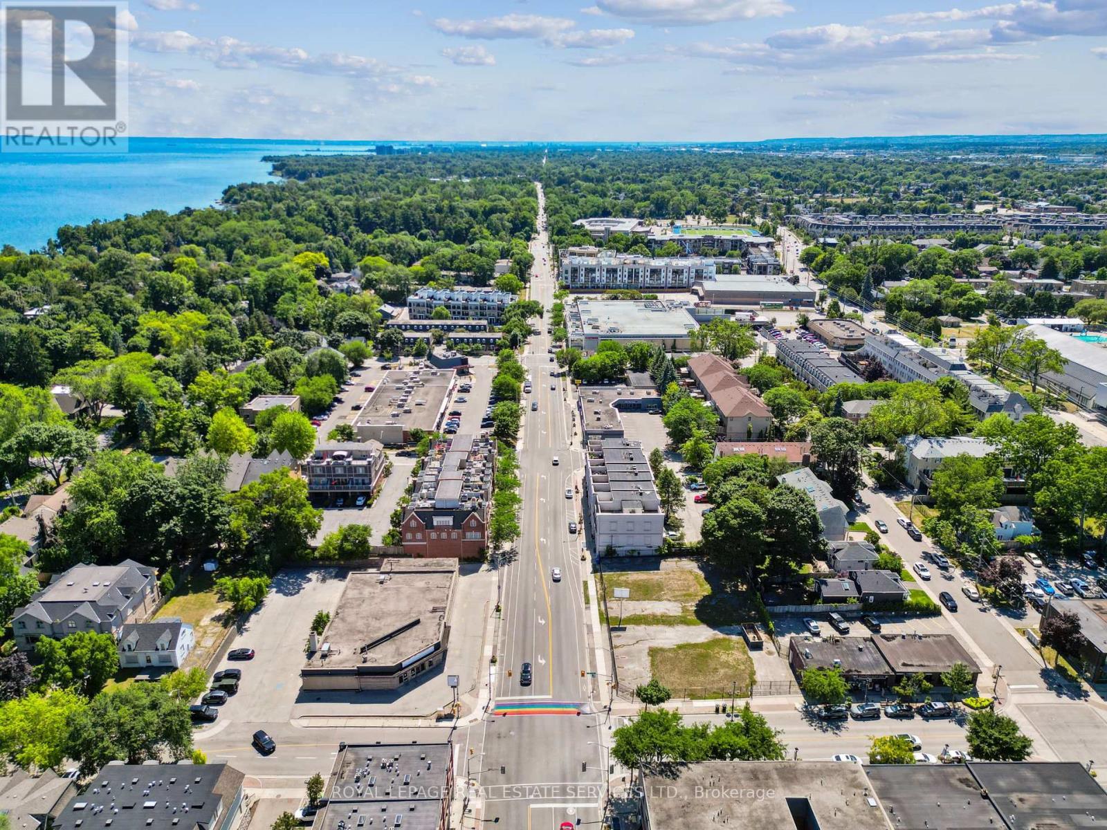 












86 KERR STREET

,
Oakville,




Ontario
L6K3A3

