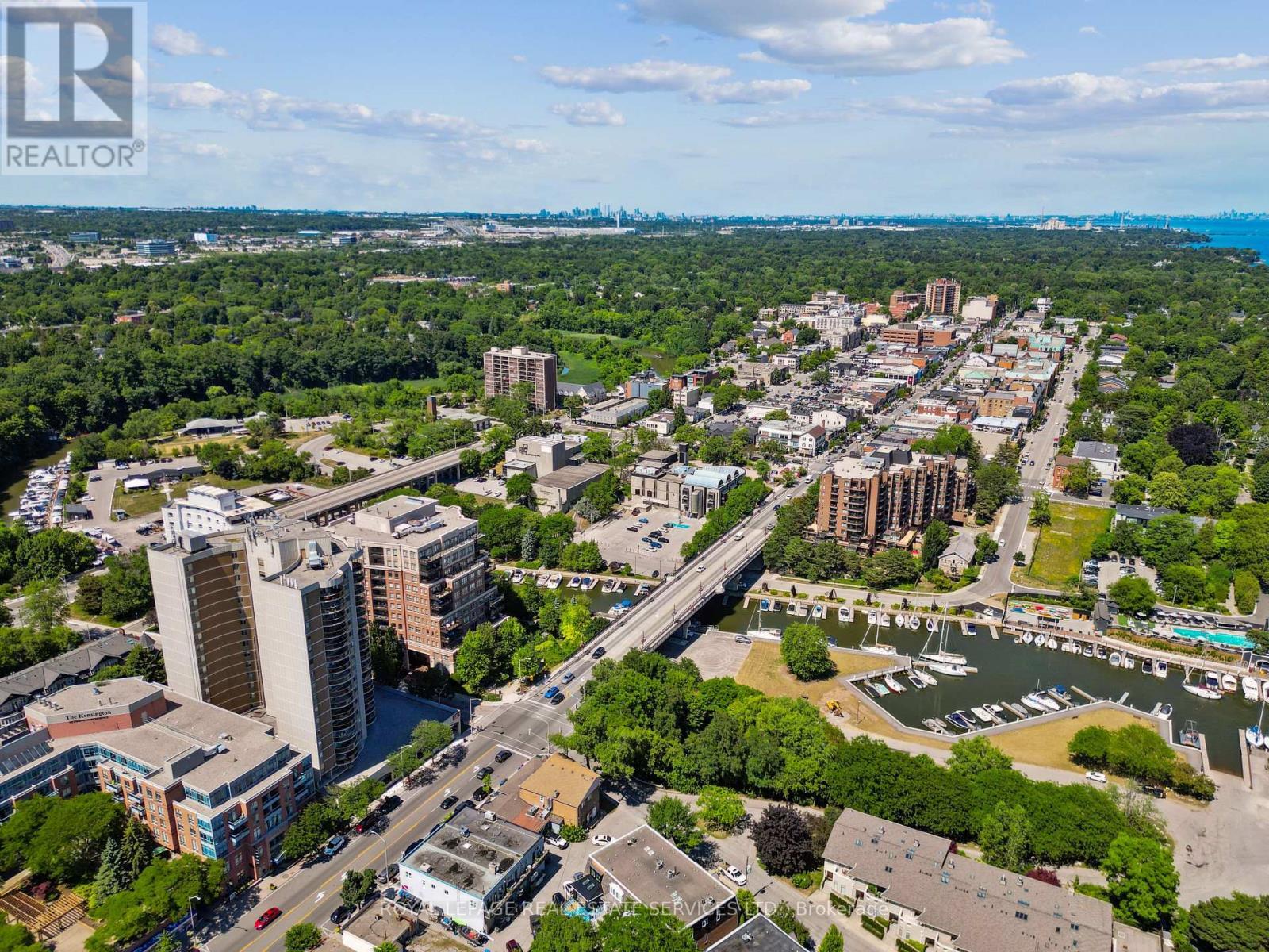 












86 KERR STREET

,
Oakville,




Ontario
L6K3A3

