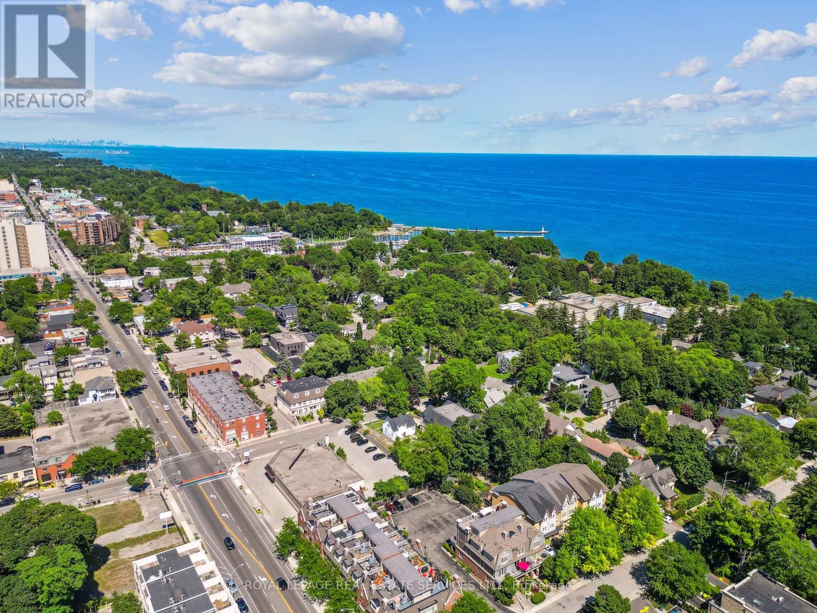 












86 KERR STREET

,
Oakville,




Ontario
L6K3A3

