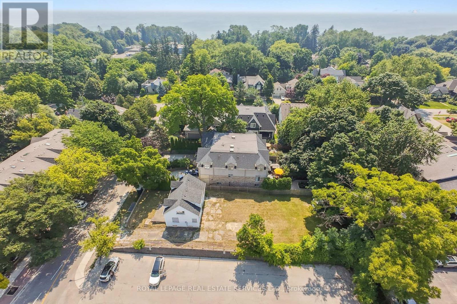 












86 KERR STREET

,
Oakville,




Ontario
L6K3A3


