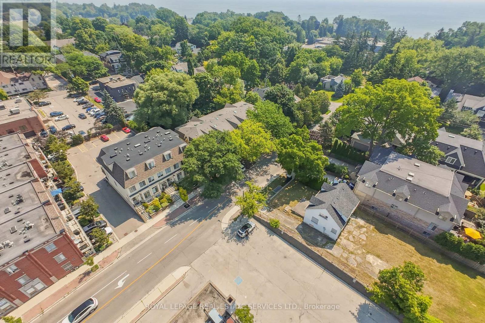 












86 KERR STREET

,
Oakville,




Ontario
L6K3A3

