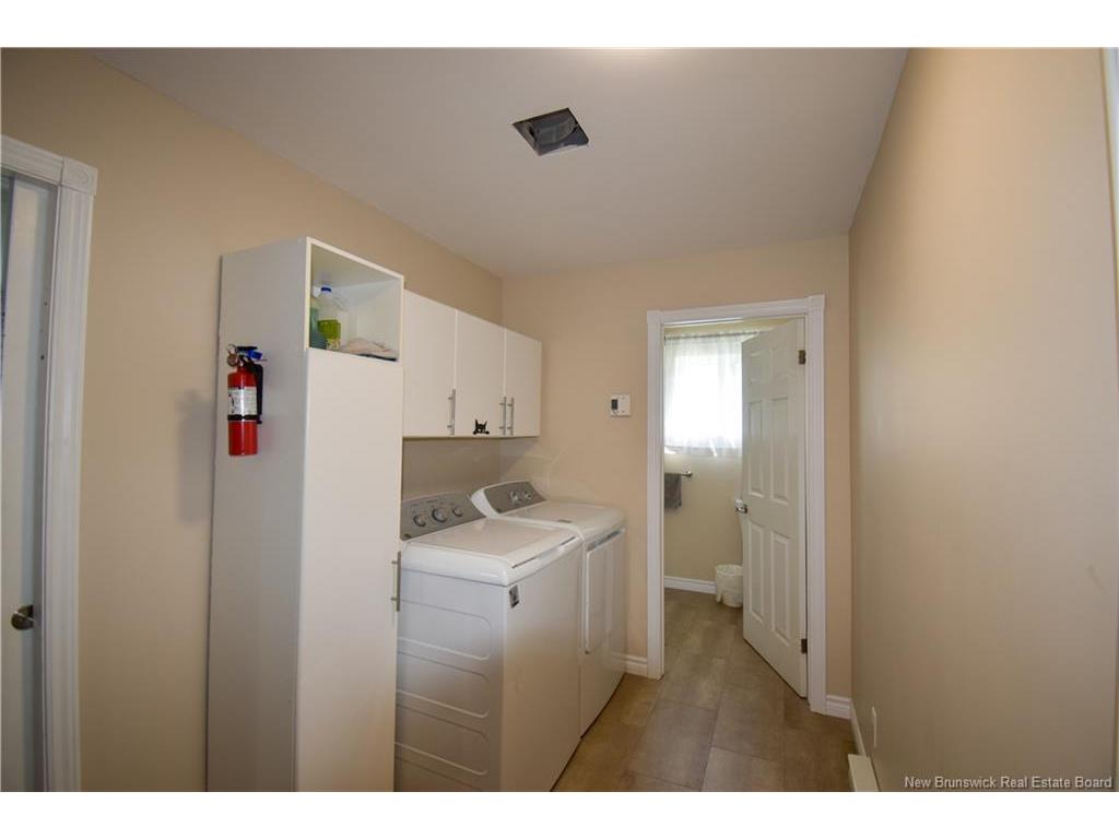 









490


Carter

,
Bathurst,




NB
E2A 4S5


