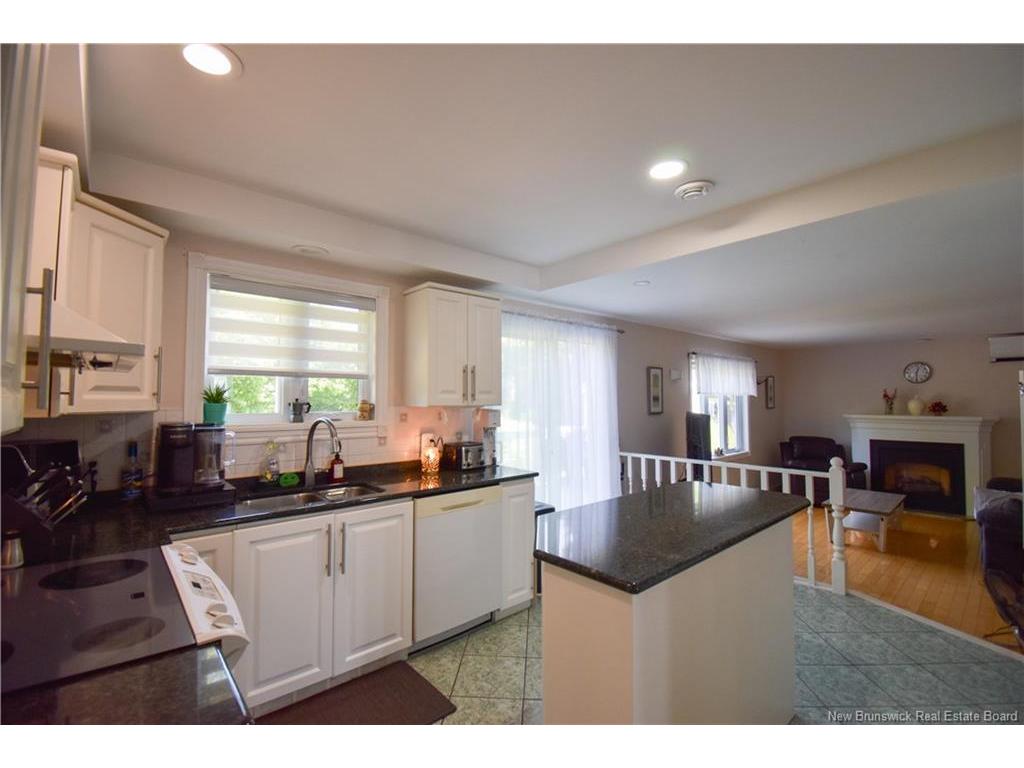 









490


Carter

,
Bathurst,




NB
E2A 4S5

