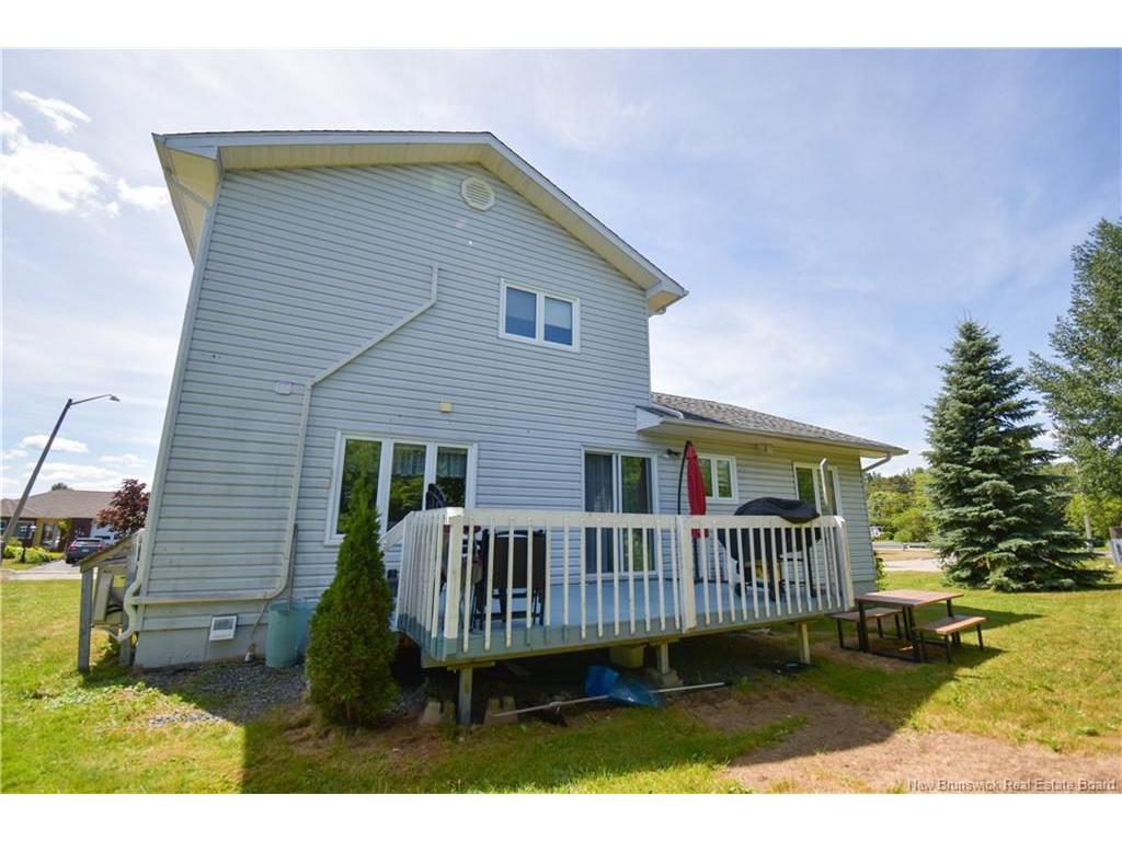 









490


Carter

,
Bathurst,




NB
E2A 4S5

