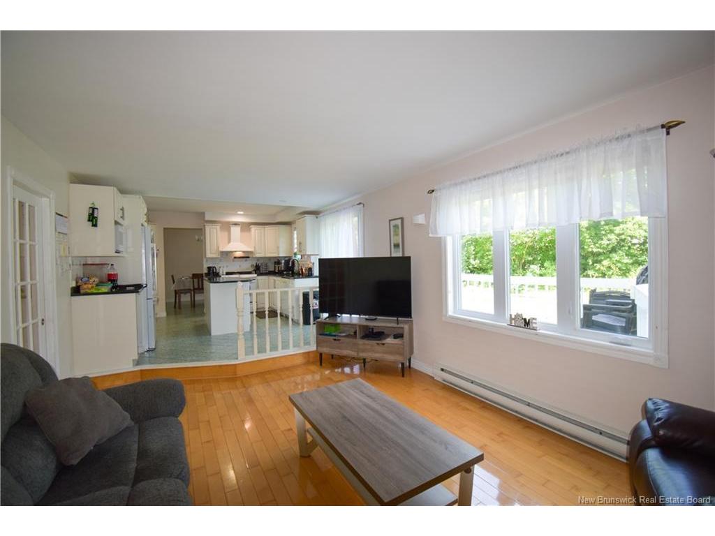 









490


Carter

,
Bathurst,




NB
E2A 4S5

