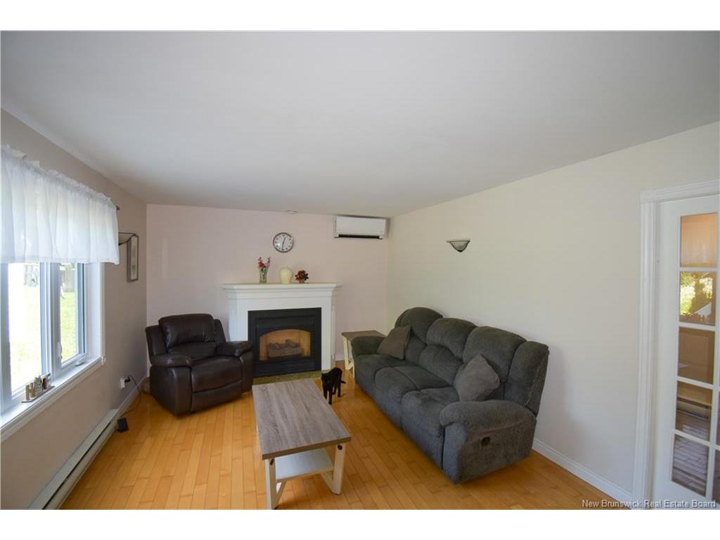 









490


Carter

,
Bathurst,




NB
E2A 4S5

