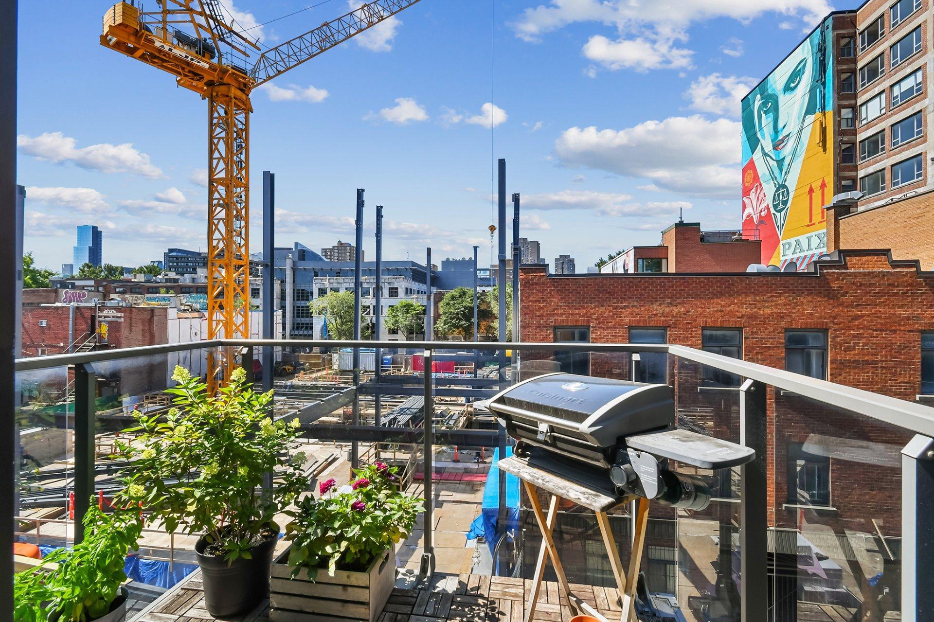 









3551


Rue St-Dominique

, 302,
Montréal (Le Plateau-Mont-Royal),




QC
H2X2X5

