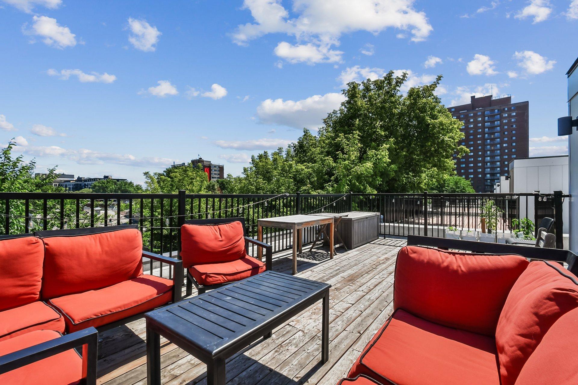 









3551


Rue St-Dominique

, 302,
Montréal (Le Plateau-Mont-Royal),




QC
H2X2X5


