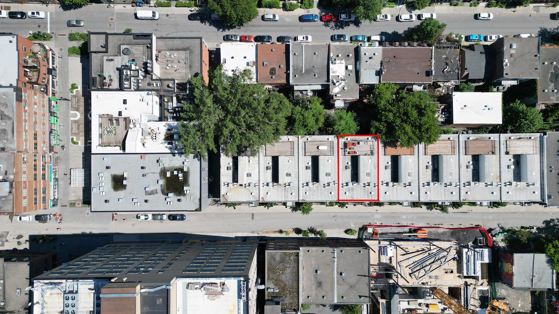 









3551


Rue St-Dominique

, 302,
Montréal (Le Plateau-Mont-Royal),




QC
H2X2X5

