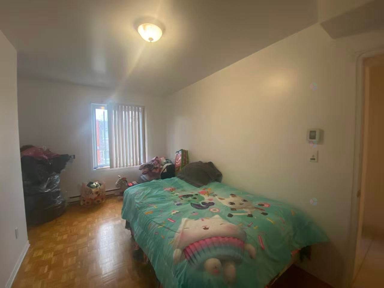 









7401


Av. Papineau

,
Montréal (Villeray/Saint-Michel/Parc-Extension),




QC
H2E2G9

