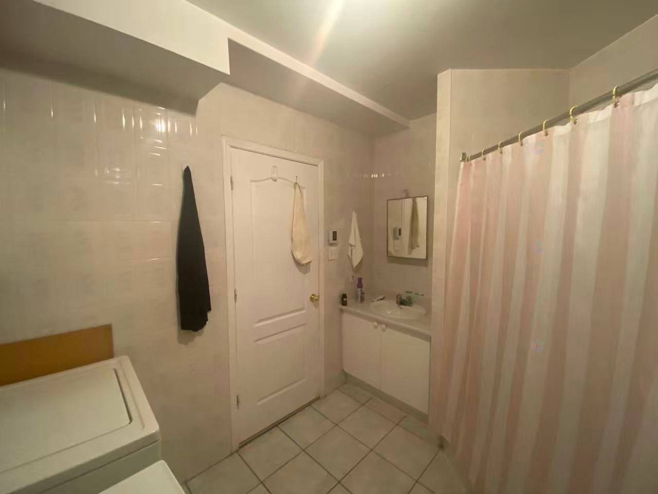 









7401


Av. Papineau

,
Montréal (Villeray/Saint-Michel/Parc-Extension),




QC
H2E2G9

