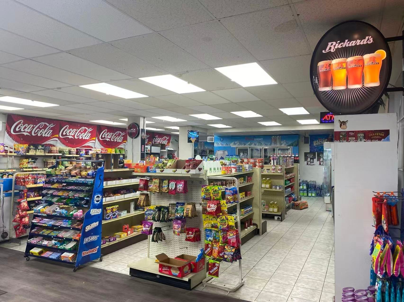 









7401


Av. Papineau

,
Montréal (Villeray/Saint-Michel/Parc-Extension),




QC
H2E2G9

