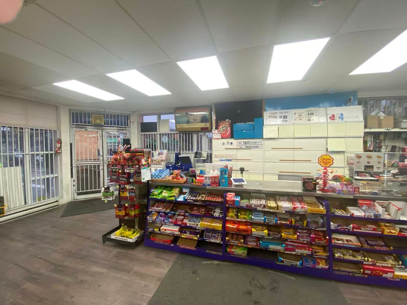 









7401


Av. Papineau

,
Montréal (Villeray/Saint-Michel/Parc-Extension),




QC
H2E2G9

