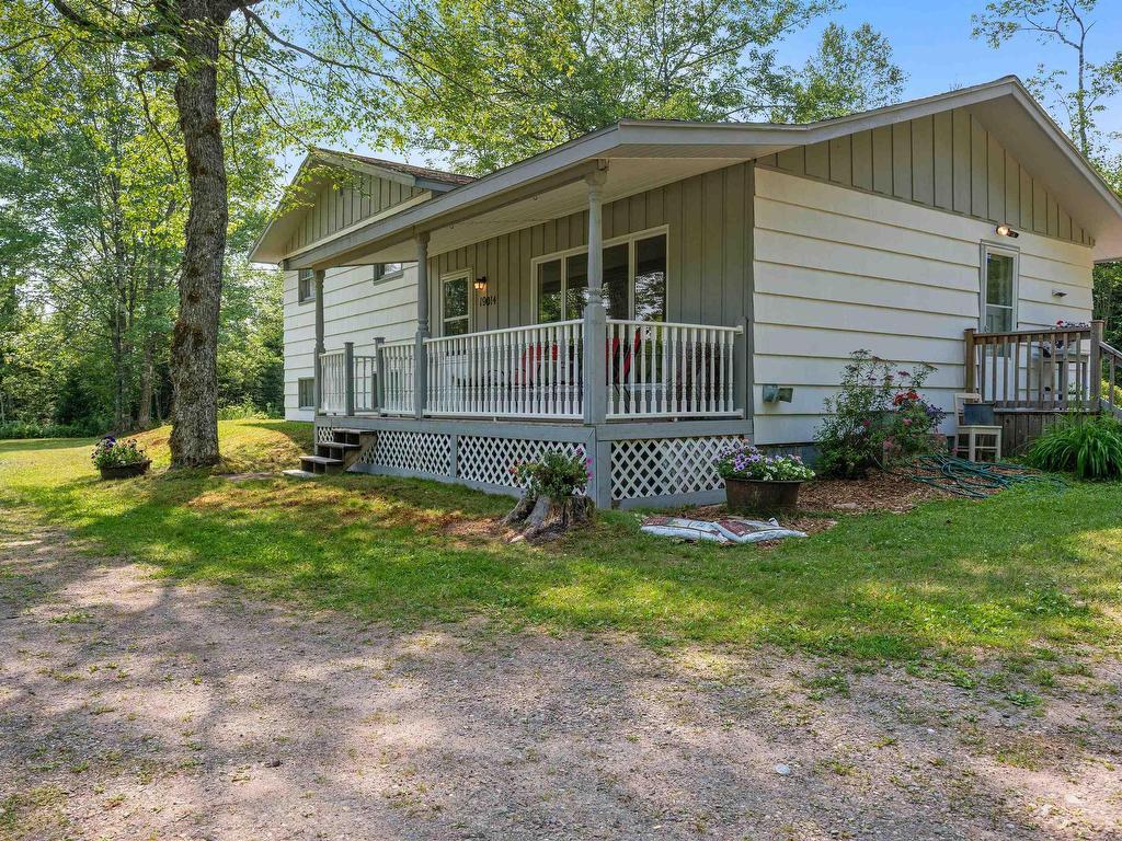 












19014 Highway 2

,
Fort Ellis,




NS
B0N 2J0

