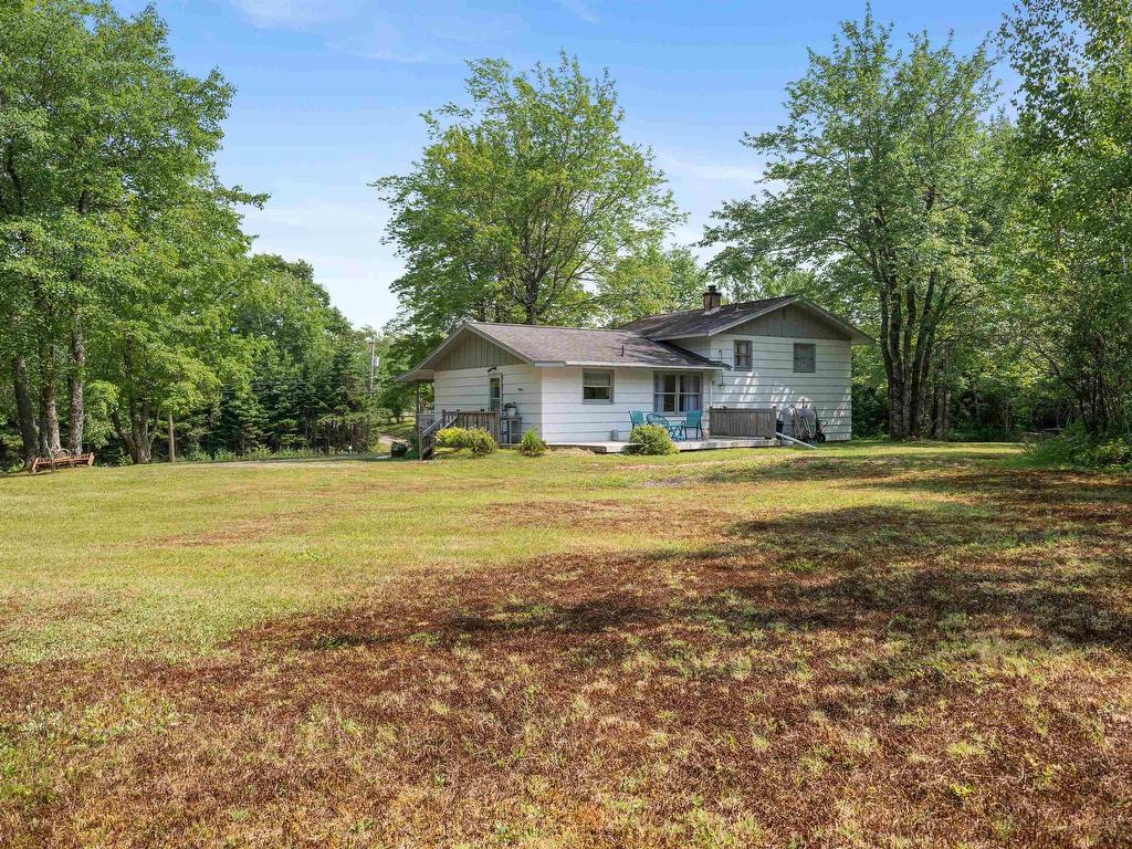 












19014 Highway 2

,
Fort Ellis,




NS
B0N 2J0

