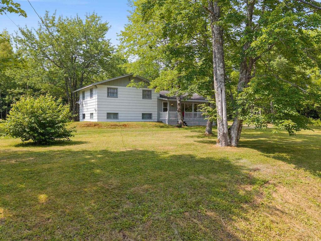 












19014 Highway 2

,
Fort Ellis,




NS
B0N 2J0

