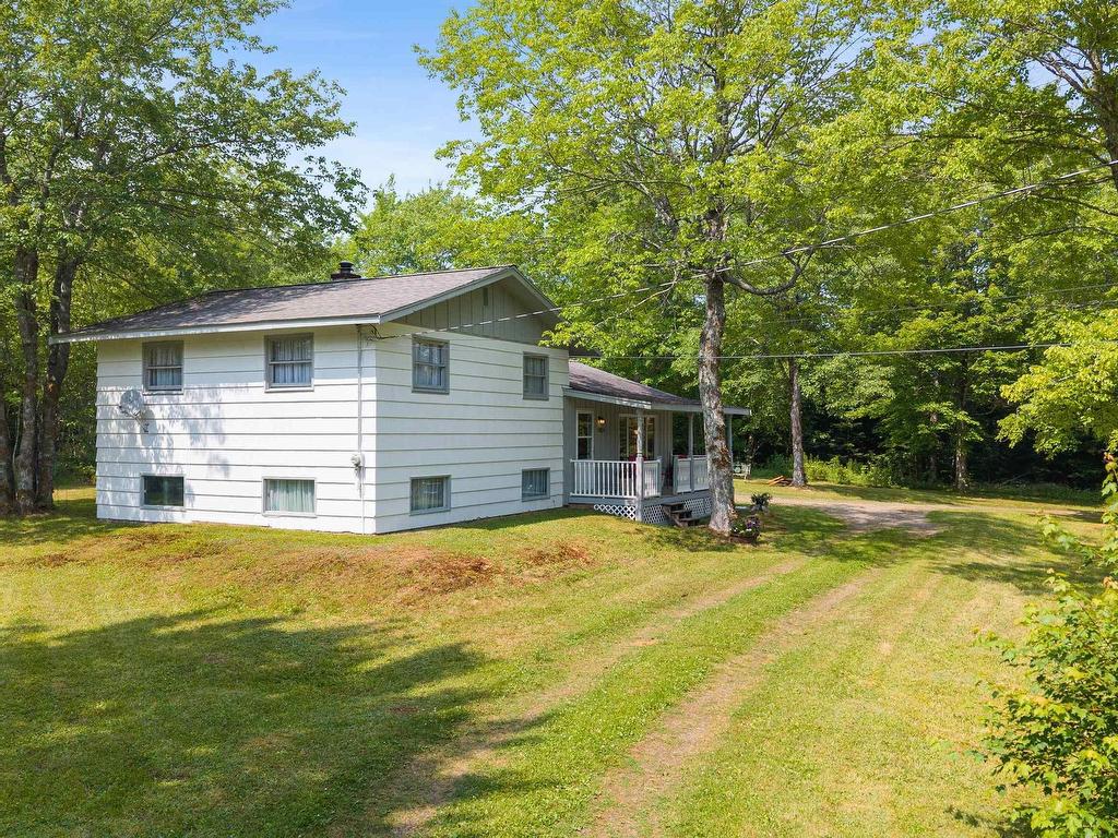 












19014 Highway 2

,
Fort Ellis,




NS
B0N 2J0

