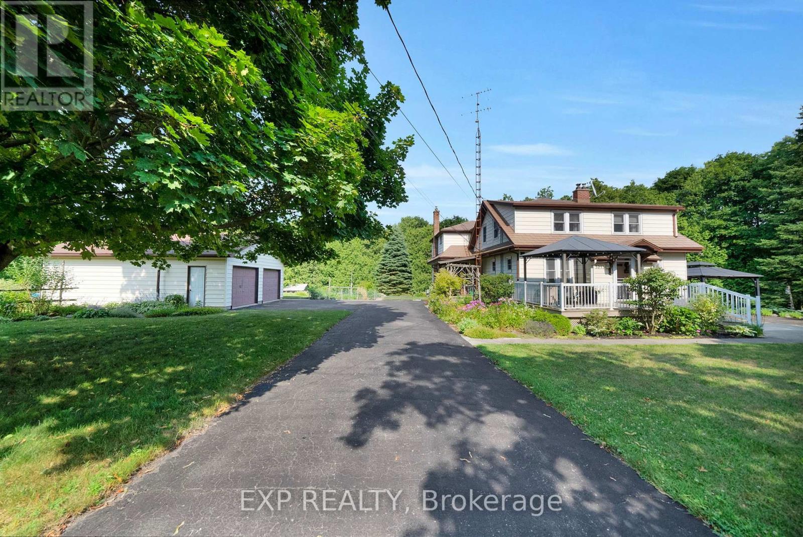 












3253 TOOLEY ROAD

,
Clarington (Courtice),




Ontario
L1E2K7

