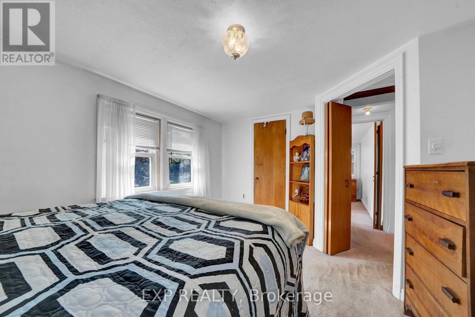 












3253 TOOLEY ROAD

,
Clarington (Courtice),




Ontario
L1E2K7


