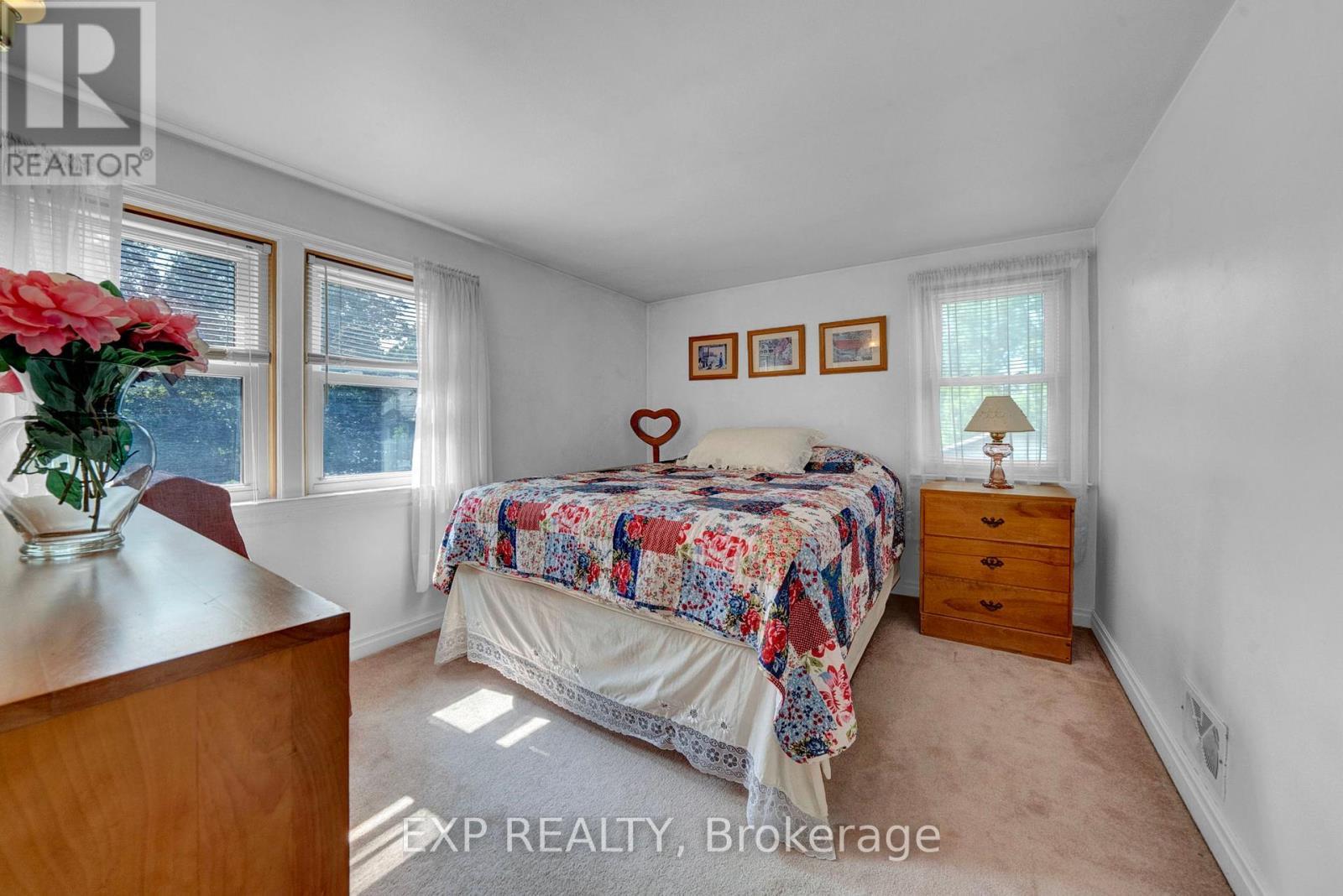 












3253 TOOLEY ROAD

,
Clarington (Courtice),




Ontario
L1E2K7

