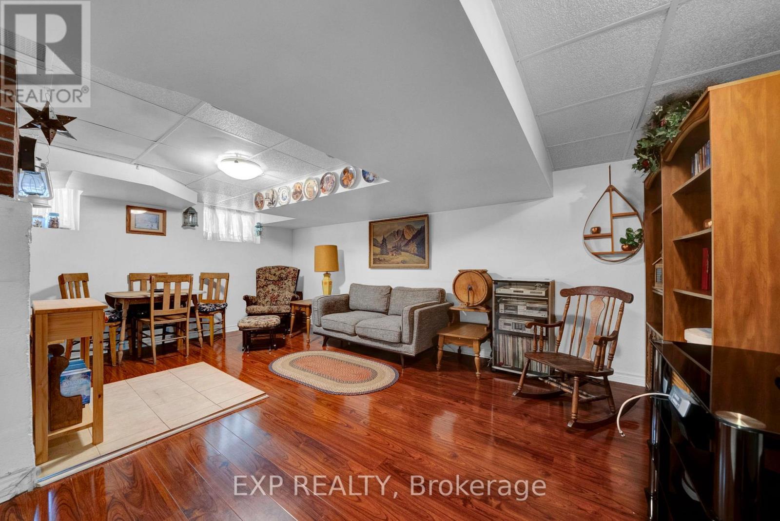 












3253 TOOLEY ROAD

,
Clarington (Courtice),




Ontario
L1E2K7

