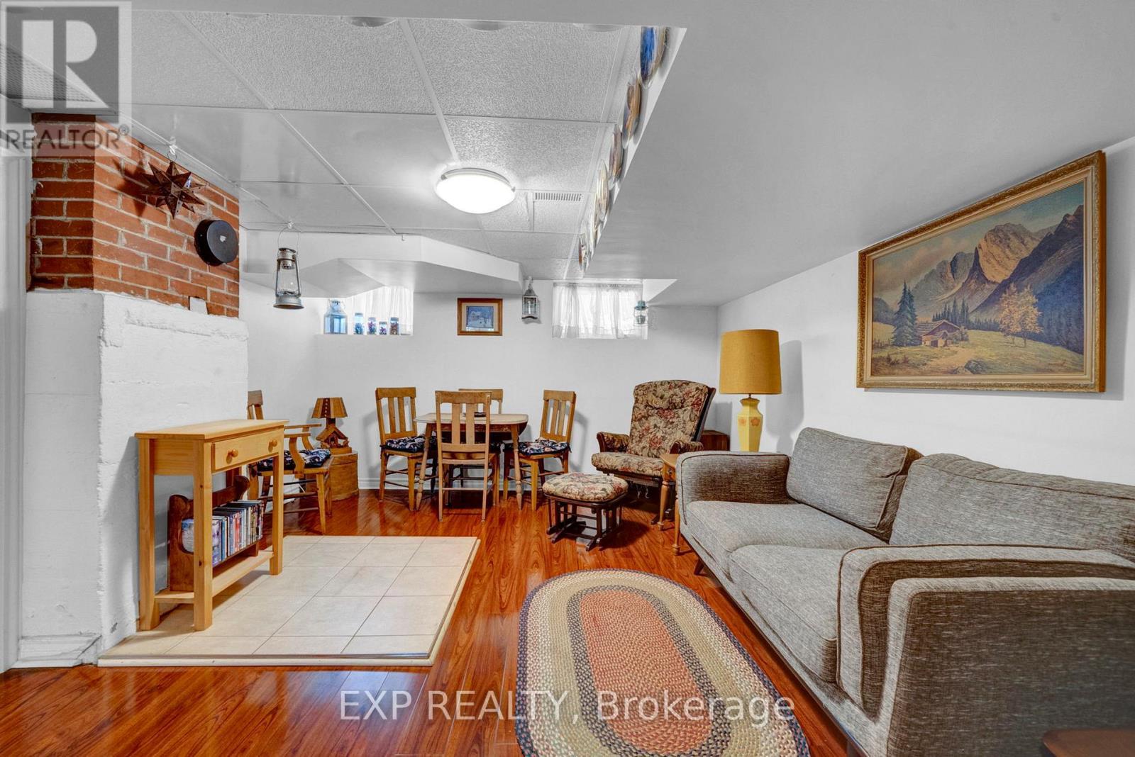 












3253 TOOLEY ROAD

,
Clarington (Courtice),




Ontario
L1E2K7


