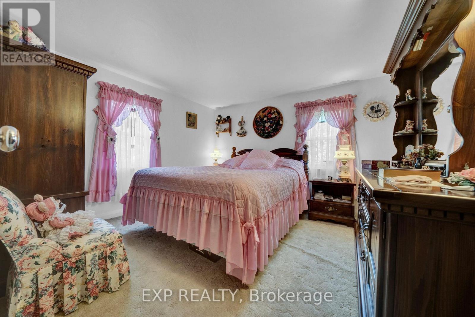 












3253 TOOLEY ROAD

,
Clarington (Courtice),




Ontario
L1E2K7

