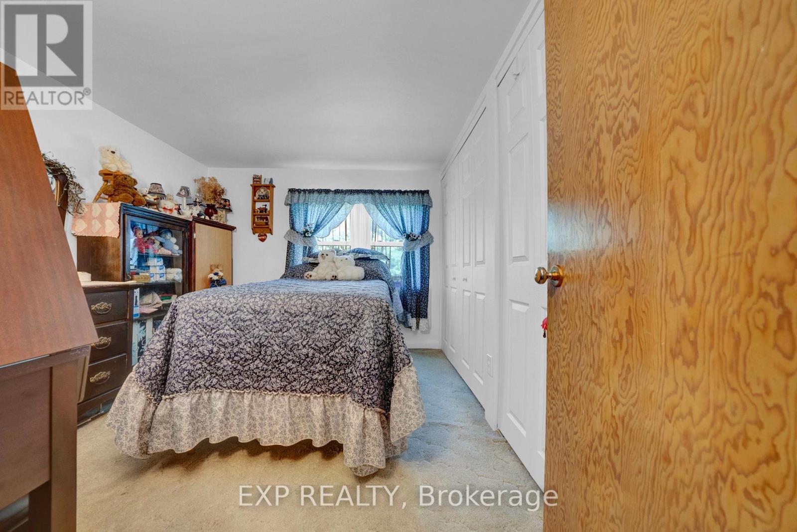












3253 TOOLEY ROAD

,
Clarington (Courtice),




Ontario
L1E2K7

